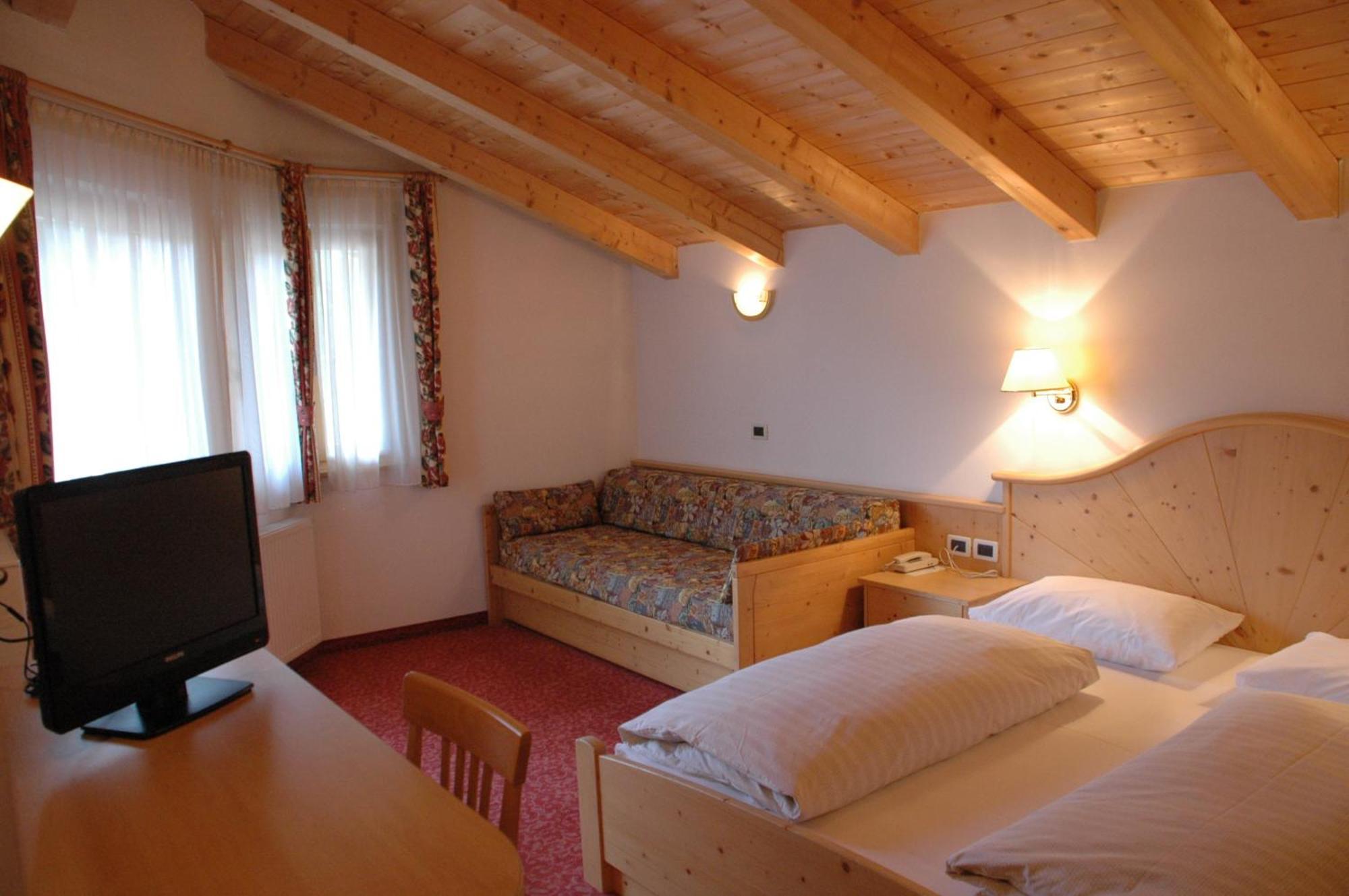 Hotel Falzares Сан-Кассиано Экстерьер фото