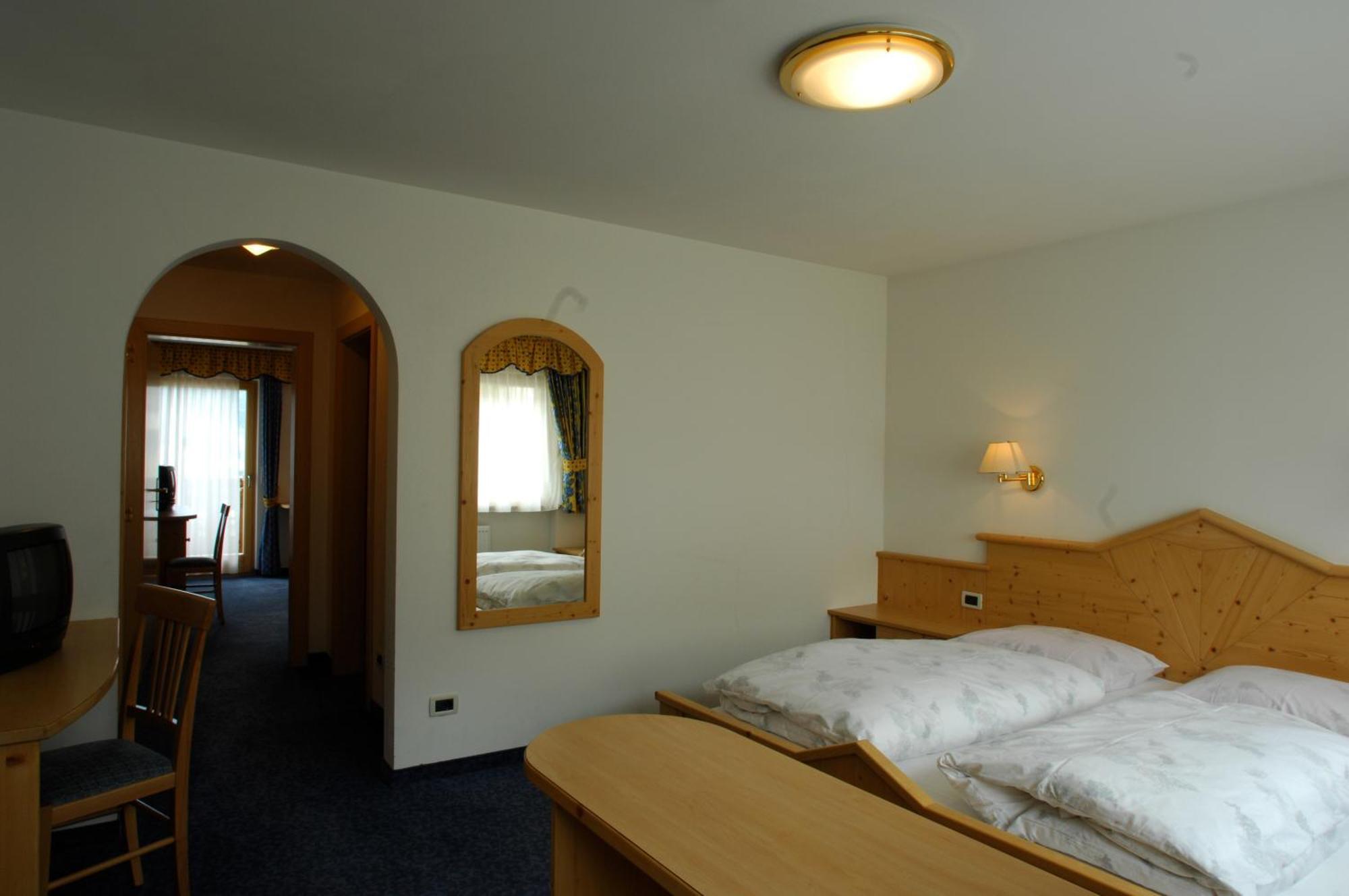 Hotel Falzares Сан-Кассиано Экстерьер фото