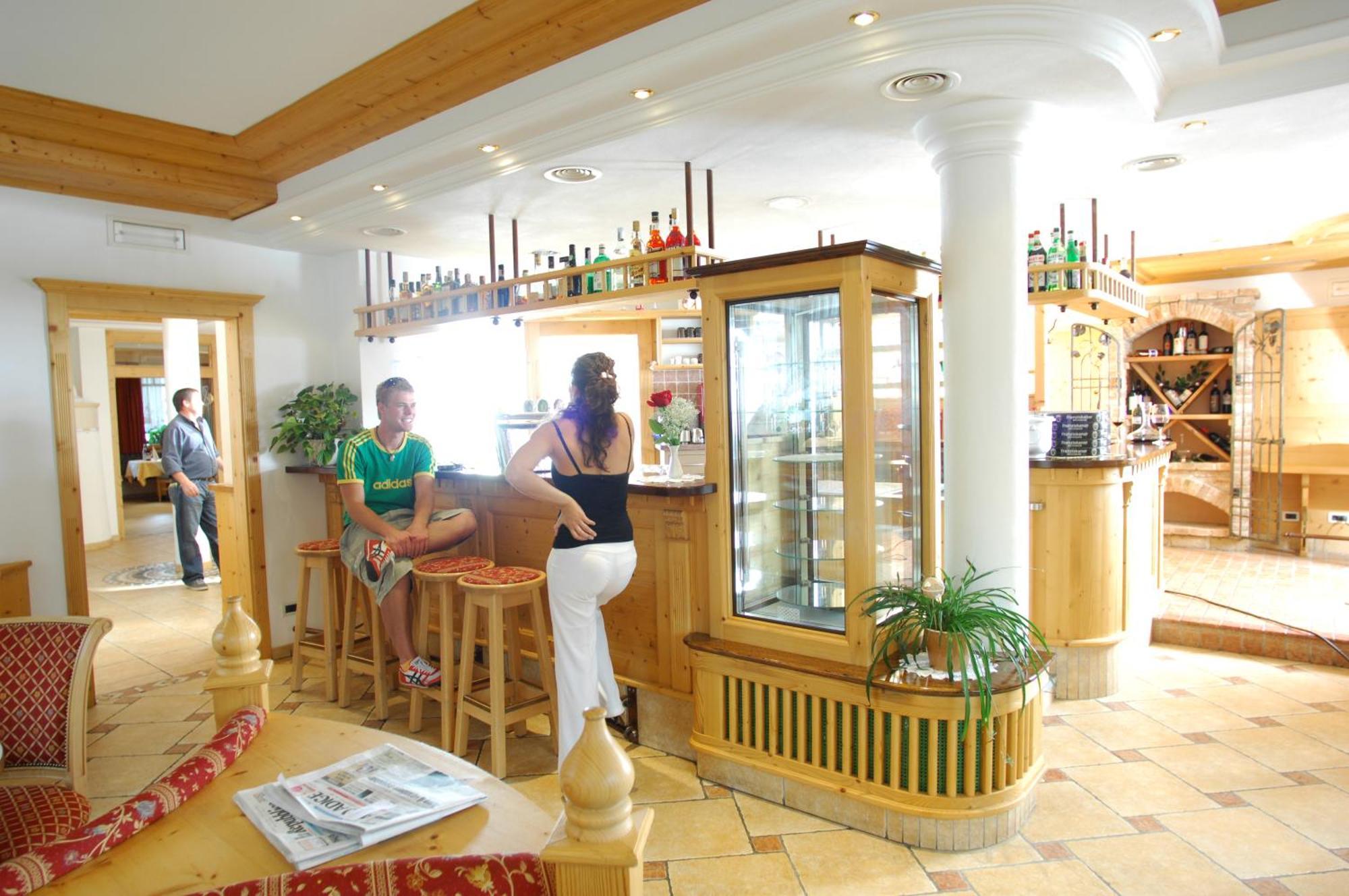 Hotel Falzares Сан-Кассиано Экстерьер фото