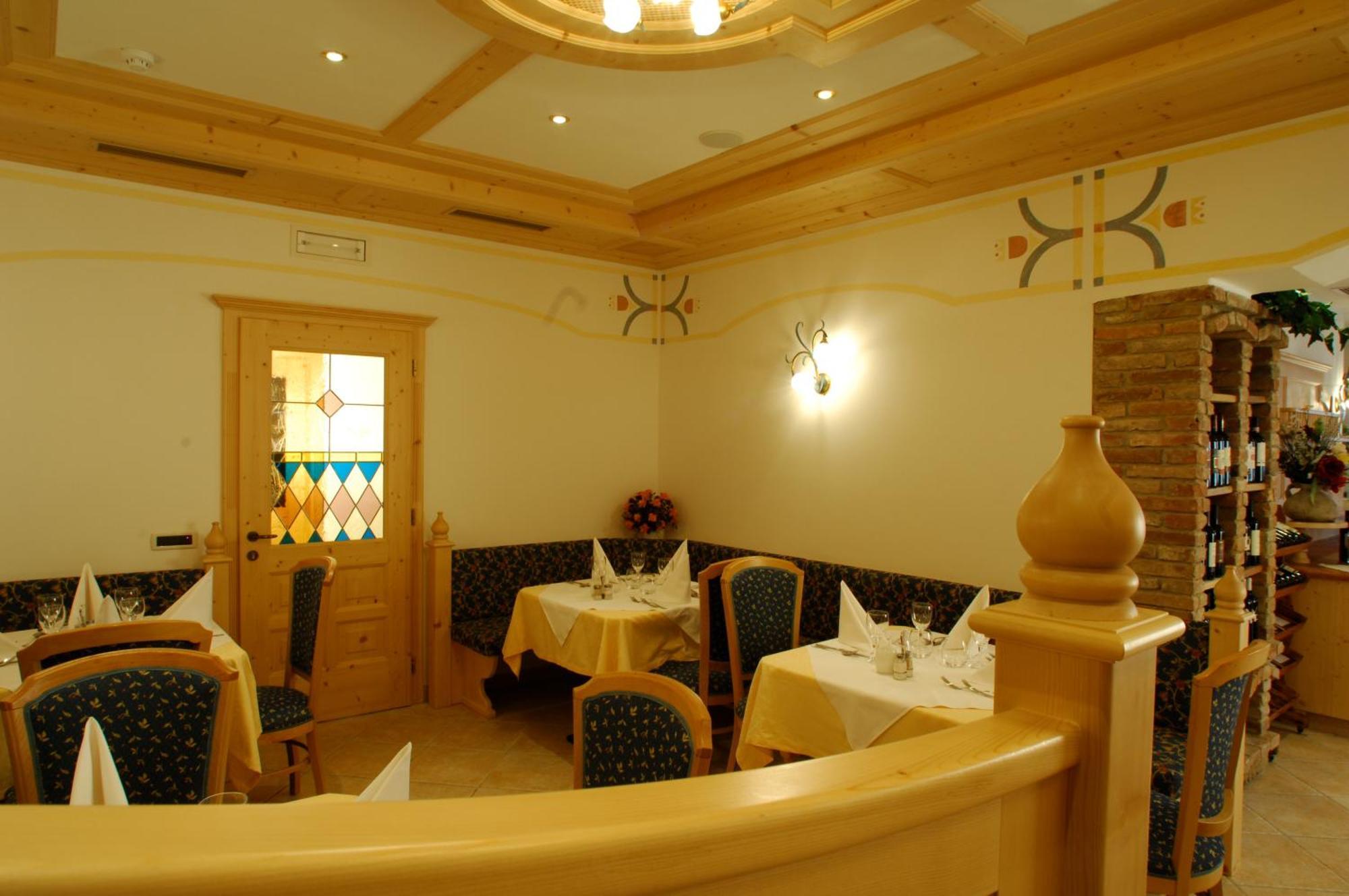 Hotel Falzares Сан-Кассиано Экстерьер фото